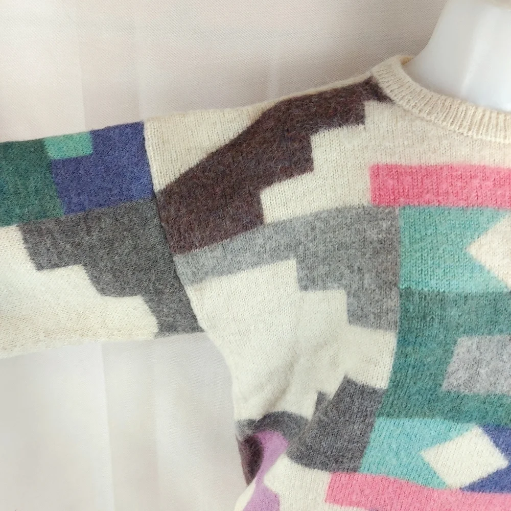 Colorful Geometric Pattern Sweater - Picture 3 of 8